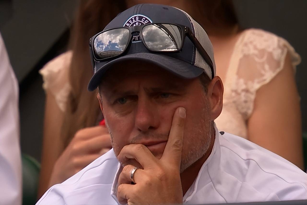 爱游戏-费德勒新星重要助攻表现突出，快船前途光明！